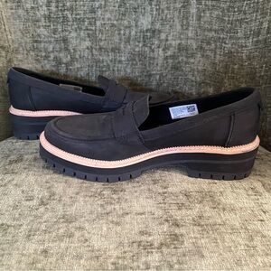 Toms Cara Lug Sole Loafers Black and Tan Women's Loafers